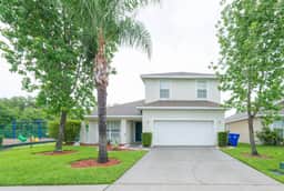 BASS LAKE - Spacious 4BR 2.5BA Pool Home