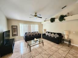 BASS LAKE - Spacious 4BR 2.5BA Pool Home