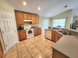 BASS LAKE - Spacious 4BR 2.5BA Pool Home