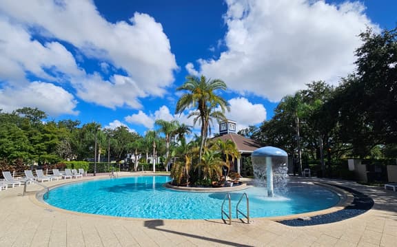 LUCAYA VILLAGE - RESORT 4BR 3BA Modern Townhome, Gated Resort